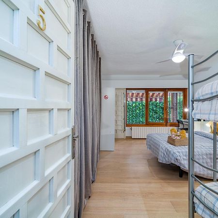 P Casacafe Madrid Calle Carlos Dubois 3 Екстериор снимка