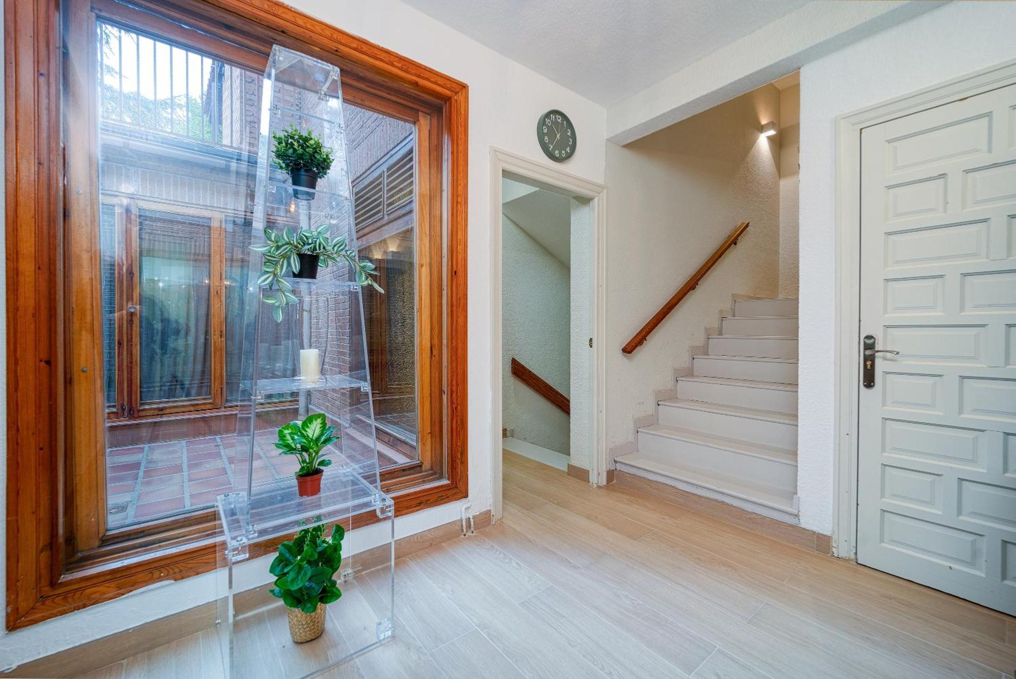 P Casacafe Madrid Calle Carlos Dubois 3 Екстериор снимка