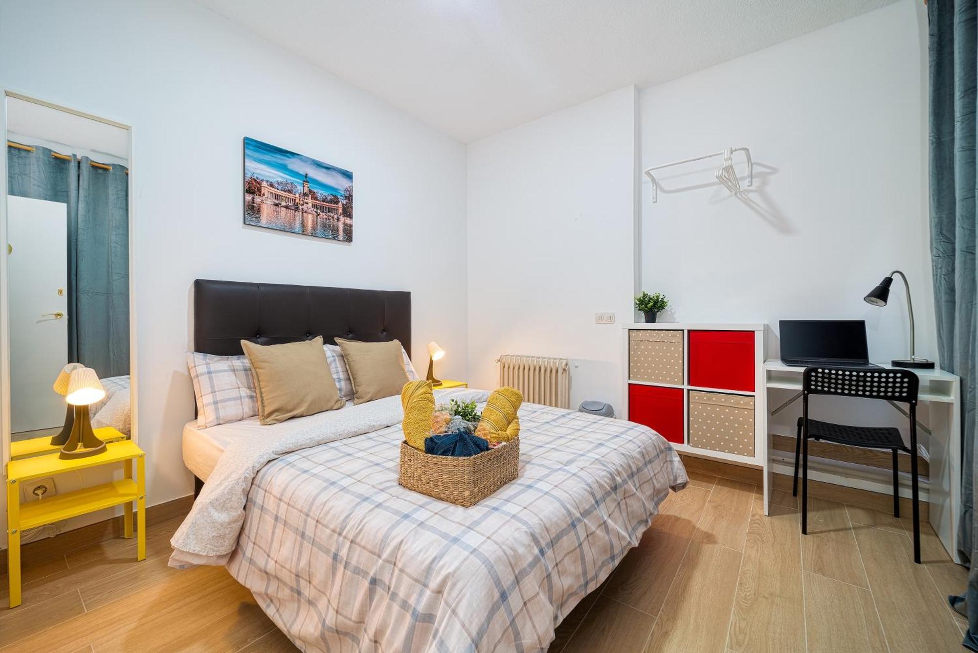 P Casacafe Madrid Calle Carlos Dubois 3 Екстериор снимка