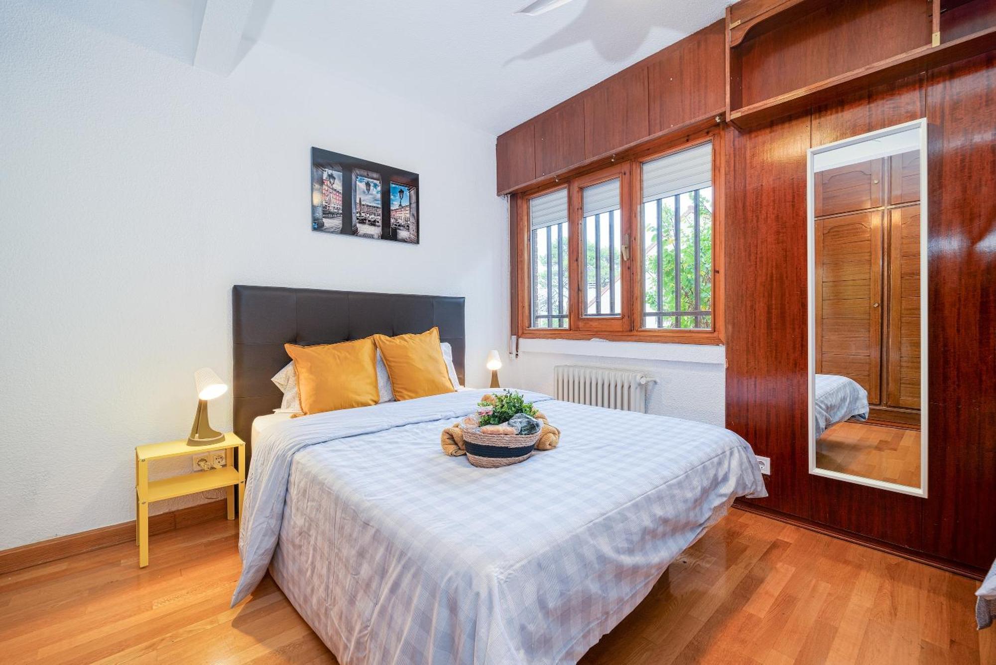P Casacafe Madrid Calle Carlos Dubois 3 Екстериор снимка