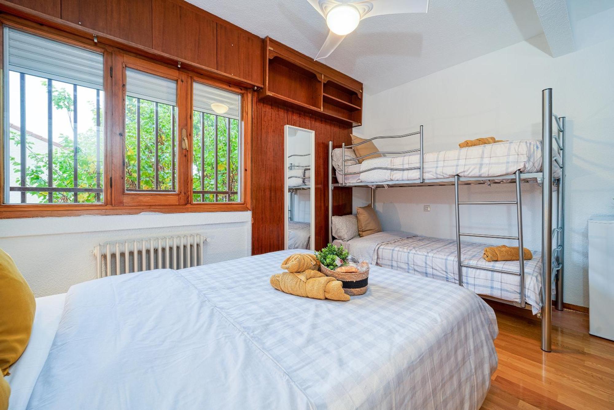 P Casacafe Madrid Calle Carlos Dubois 3 Екстериор снимка