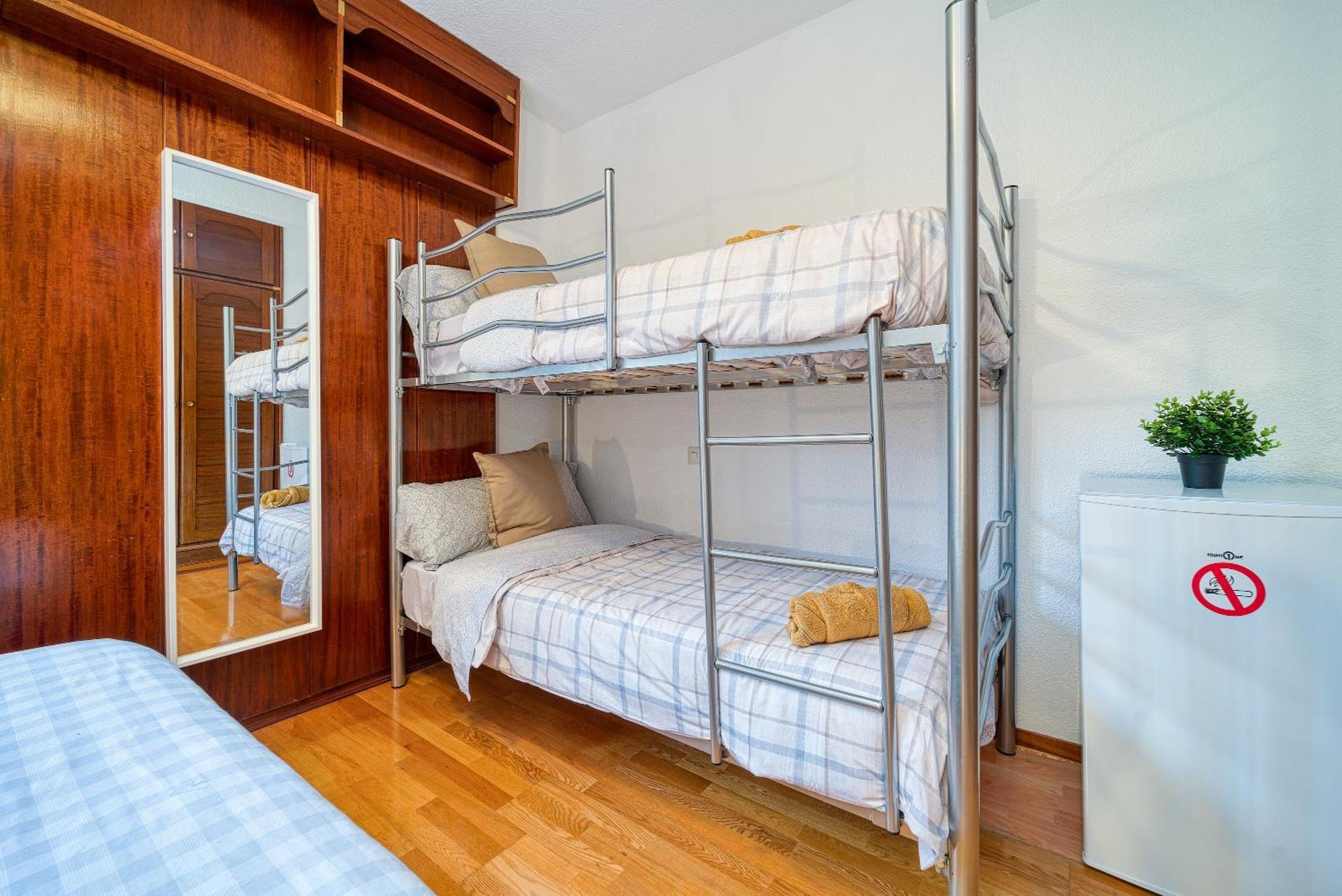 P Casacafe Madrid Calle Carlos Dubois 3 Екстериор снимка