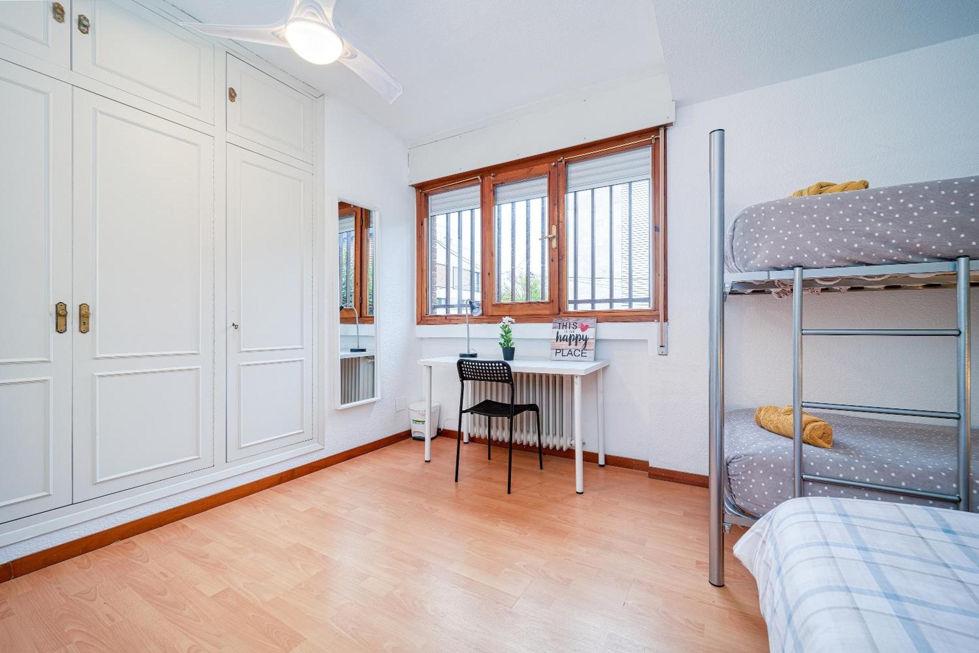 P Casacafe Madrid Calle Carlos Dubois 3 Екстериор снимка