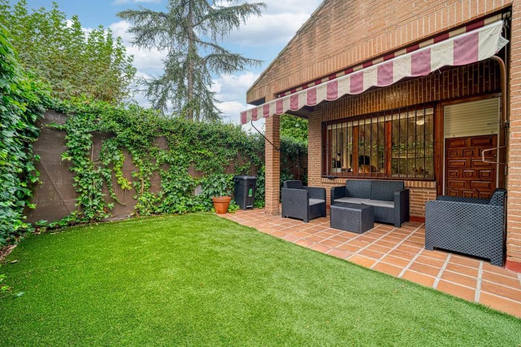 P Casacafe Madrid Calle Carlos Dubois 3 Екстериор снимка
