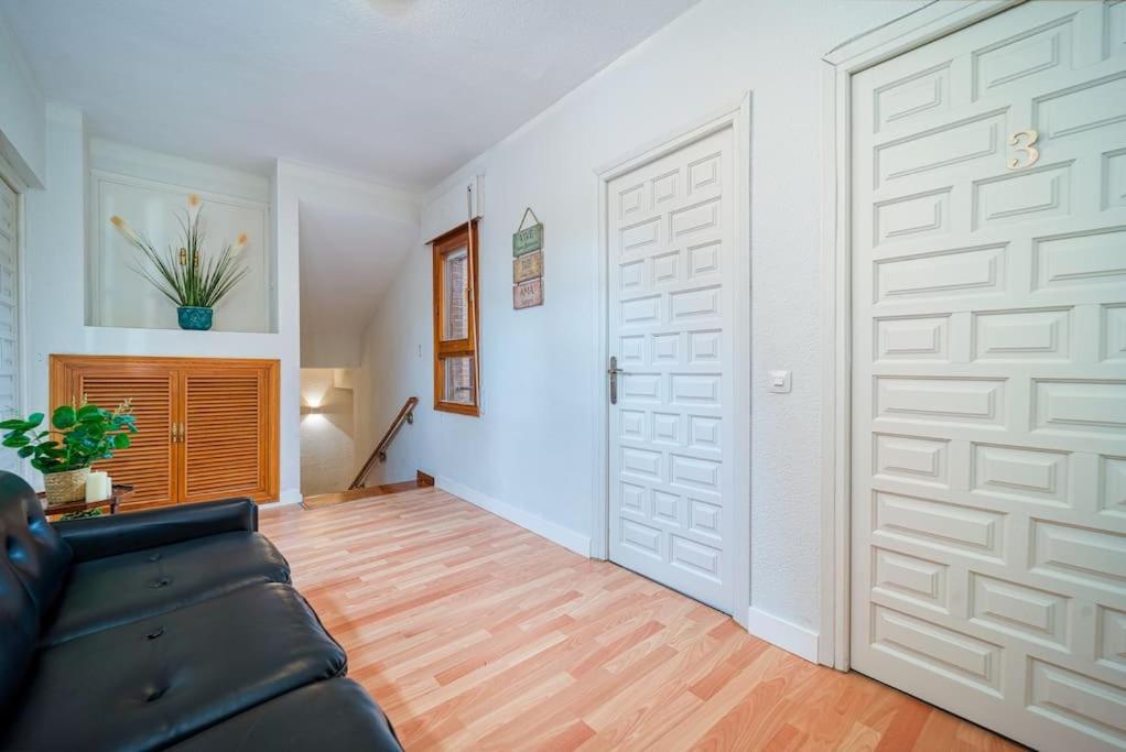 P Casacafe Madrid Calle Carlos Dubois 3 Екстериор снимка