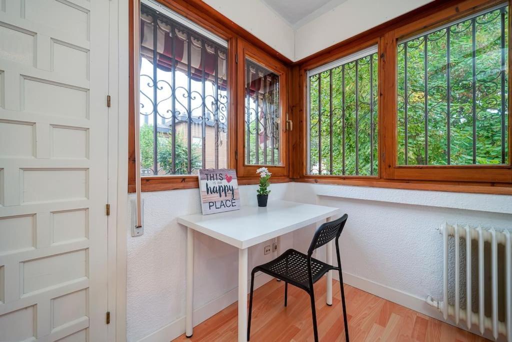P Casacafe Madrid Calle Carlos Dubois 3 Екстериор снимка