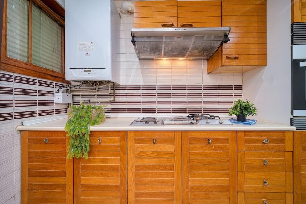 P Casacafe Madrid Calle Carlos Dubois 3 Екстериор снимка