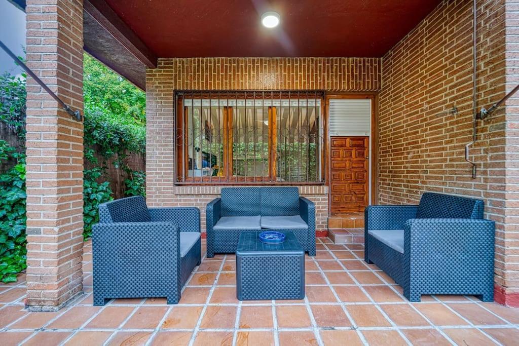 P Casacafe Madrid Calle Carlos Dubois 3 Екстериор снимка