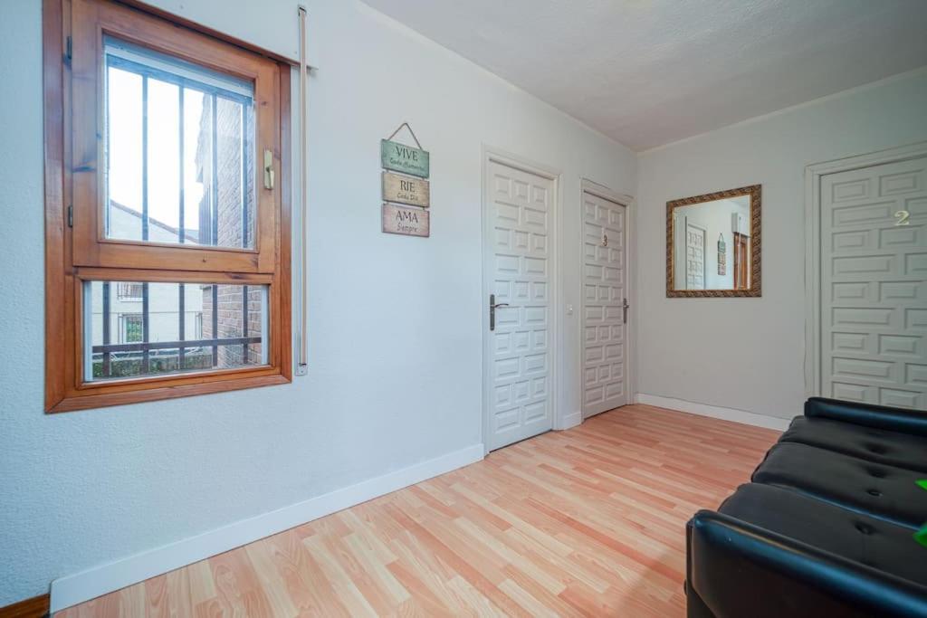 P Casacafe Madrid Calle Carlos Dubois 3 Екстериор снимка