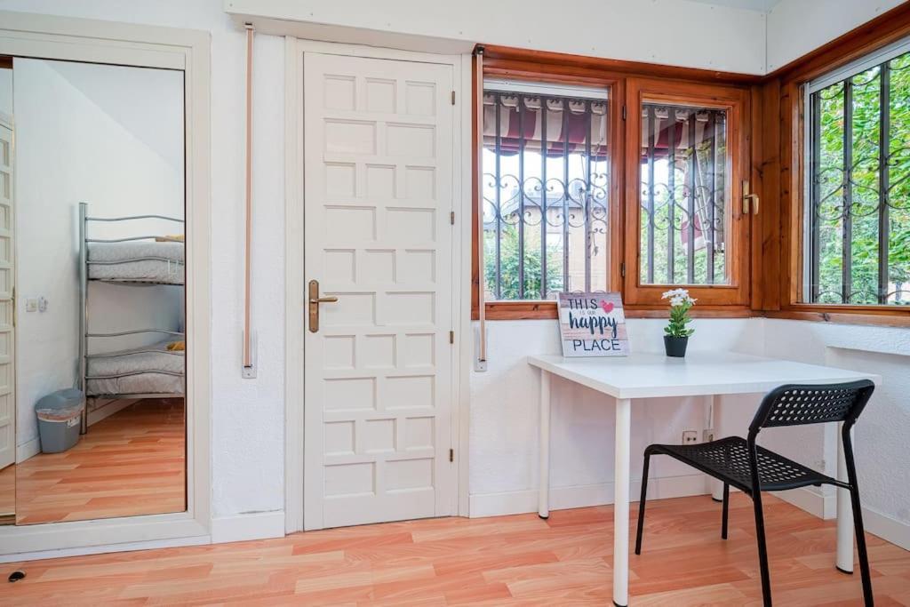 P Casacafe Madrid Calle Carlos Dubois 3 Екстериор снимка