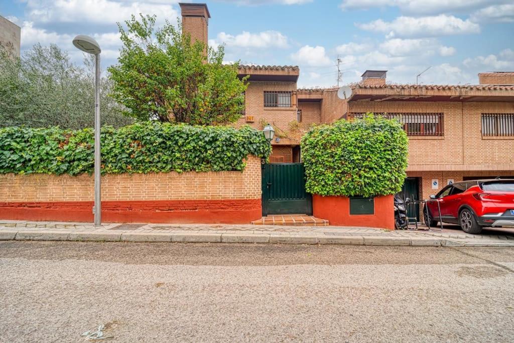 P Casacafe Madrid Calle Carlos Dubois 3 Екстериор снимка