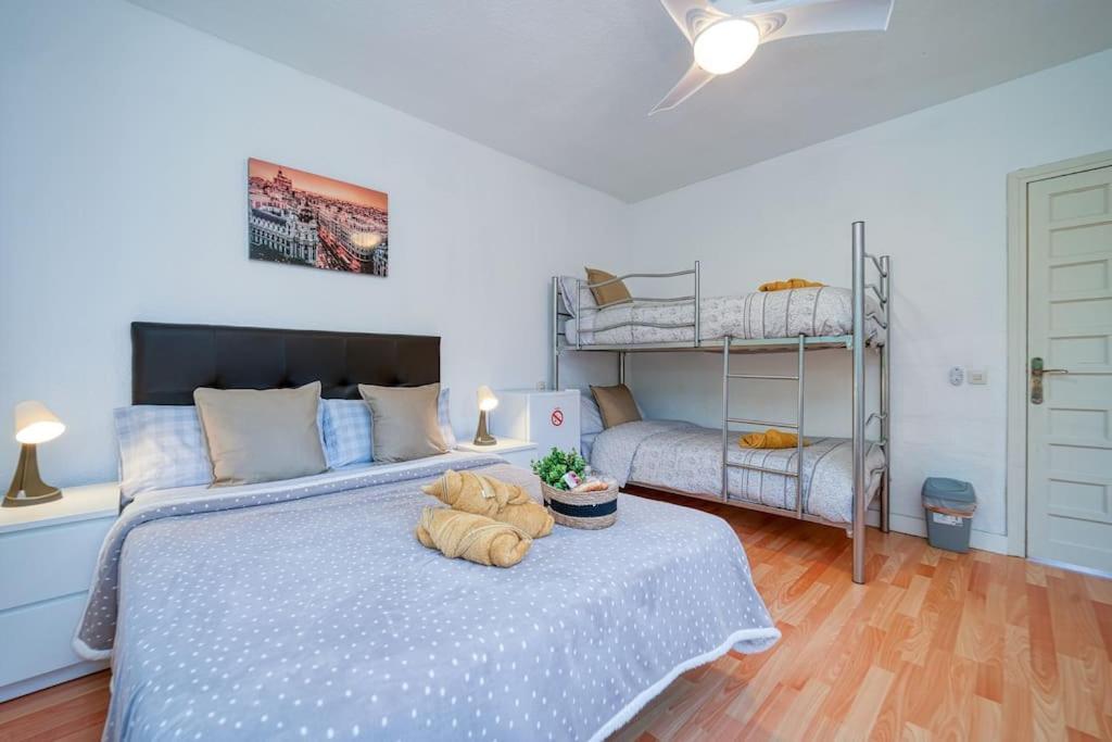 P Casacafe Madrid Calle Carlos Dubois 3 Екстериор снимка