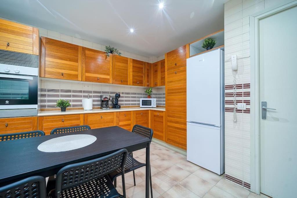 P Casacafe Madrid Calle Carlos Dubois 3 Екстериор снимка